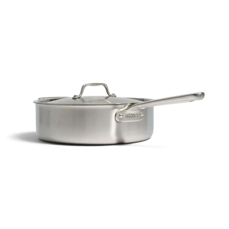 Sauteuse en inox 26cm Atma avec couvercle, vendue par Du Bruit dans la Cuisine, design robuste en acier 3-plis