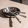 Set de 3 poêles en inox 3-plis Du Bruit dans la Cuisine, finition acier brossé avec manches rivetés